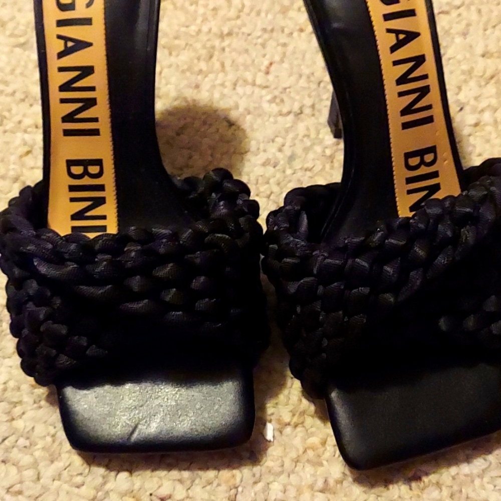 Gianni Bini size 5.5 shoe nwt